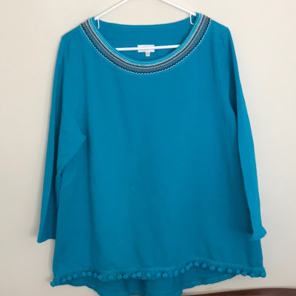 Feels like a sweatshirt, looks like a top!!  Size XL NWOT